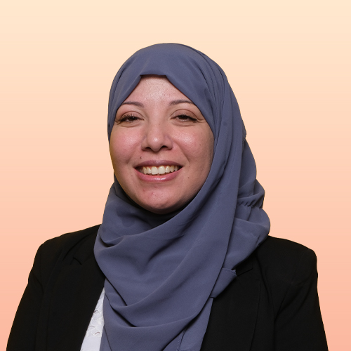 الأستاذة 3